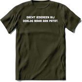 Dacht Iedereen Bij Oorlog Maar... - Snack T-Shirt | Grappig Verjaardag Kleding Cadeau | Eten En Snoep Shirt | Dames - Heren - Unisex Tshirt | - Leger Groen - XL
