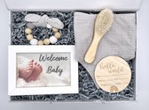 Especialina - Baby - Kraamcadeau - Babyshower - Newborn - Haarborstel - Bijtring - Fotolijst - Welcome Baby - Slabbetje - Grijs - Cadeau - Geschenkset - Kraampakket - Cadeau pakket - Cadeau m