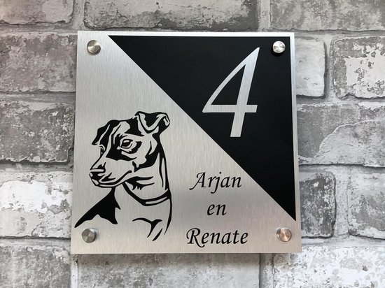 Plaque signalétique de la porte d'entrée avec un chien Jack Russel