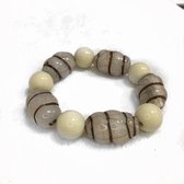 Fashionidea – mooie beige kralenarmband met grove kralen