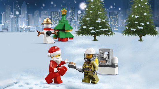 LEGO Kerstman en brandweerman met koffiezetapparaat, kerstboom en sneeuwlandschap.