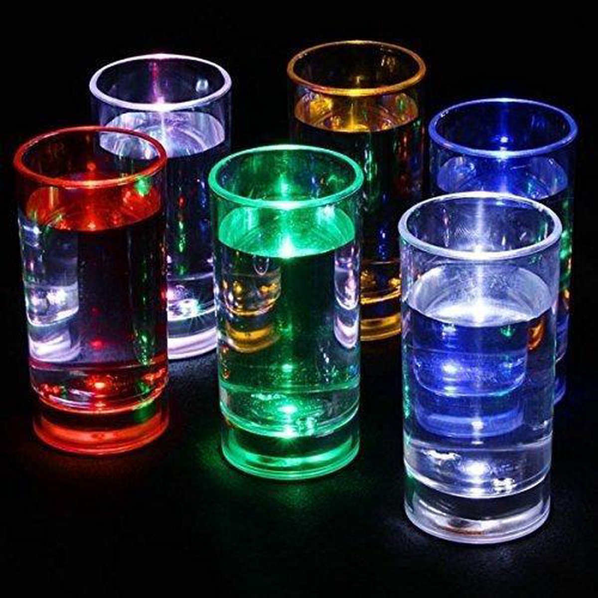 Lot de 12 verres à liqueur lumineux à LED - Capacité : environ 6 cl - Verre  à boire LED : : Cuisine et maison