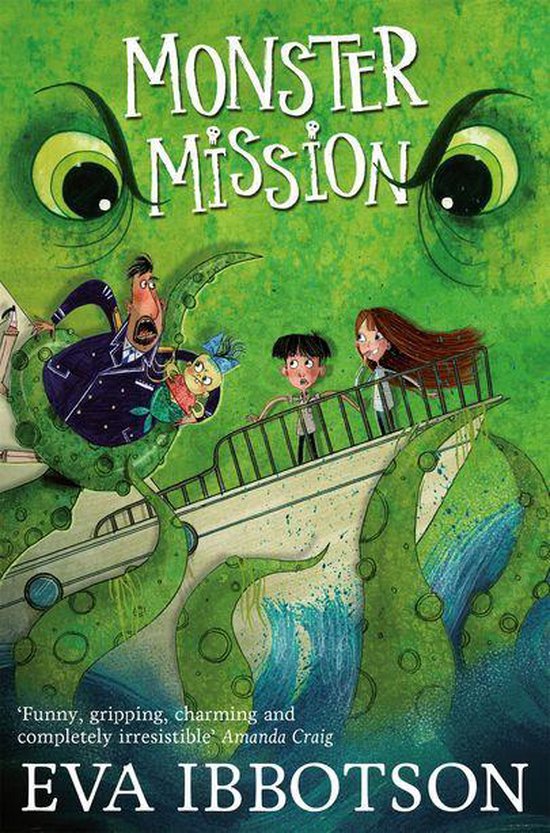 Boekomslag van 'Monster Missie' met grote groene monsterogen en tentakels die een boot met kinderen en een meneer vastpakken. De titel staat bovenaan.