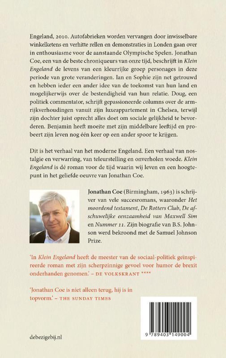 Achterkant van het boek "Klein Engeland" van Jonathan Coe met tekst en een portretfoto van de auteur.