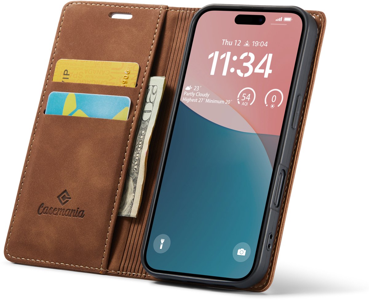 Casemania Hoesje Geschikt voor Apple iPhone 18 Pro Max - Sienna Brown - Dunne Bookcase met Pasjeshouder - Slim Wallet Case - Bruin