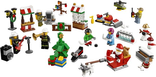 Diverse LEGO City kerstfiguren en -accessoires, waaronder de Kerstman in slee, een sneeuwscooter en een kerstboom.