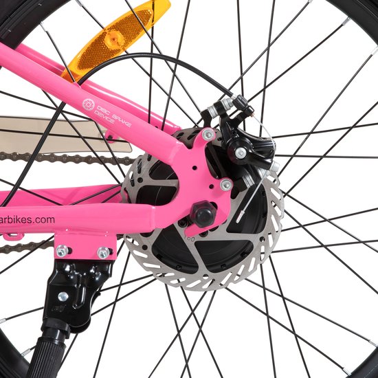 Roze fietsframe met schijfremmen, aandrijfwiel en ketting.