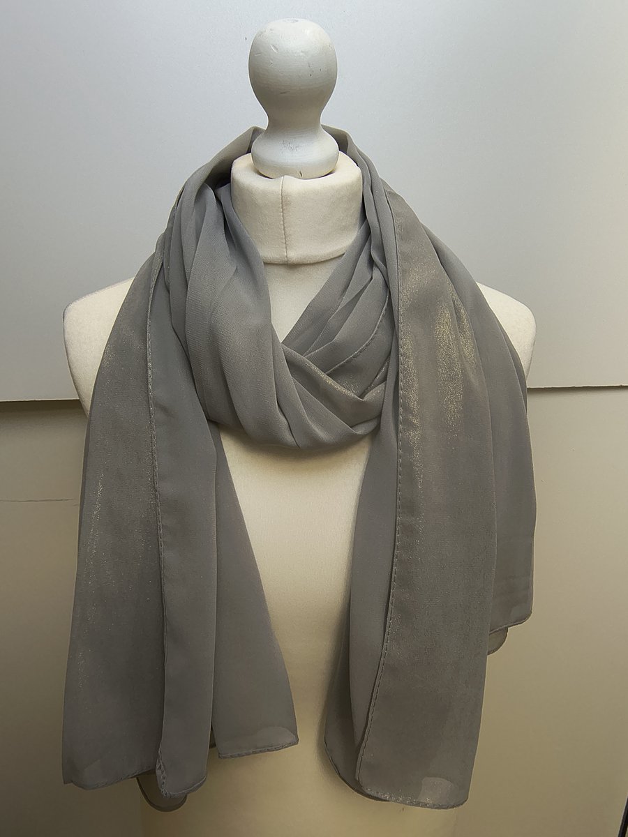 Lange glanzende dames sjaal Bridget-effen licht grijs goud-stola-omslagdoek