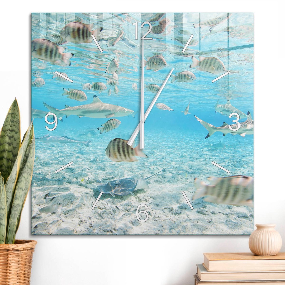 ArtPrintCave Blauw Glazen Klok - 60x60 cm - Wandklok Vierkant - Onderwaterwereld Wandklok Keuken - Natuur Unieke Klok - Witte Klokwijzers