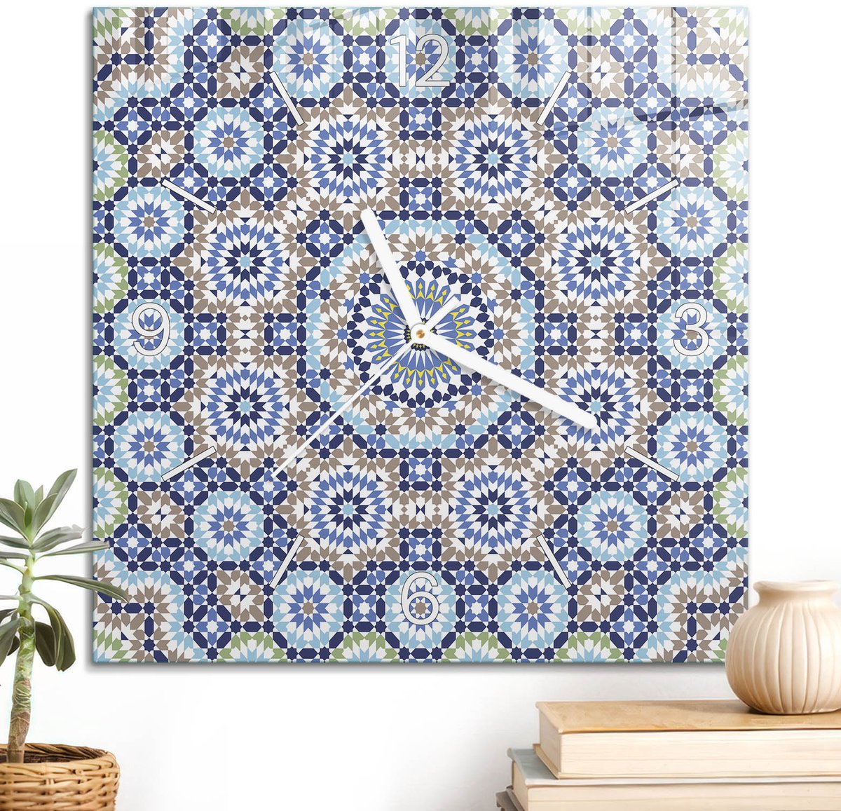 ArtPrintCave Blauw Glazen Klok - 30x30 cm - Wandklok Vierkant - Geometrisch Patroon Unieke Klok - Geometrie Stille Wandklok - Witte Klokwijzers