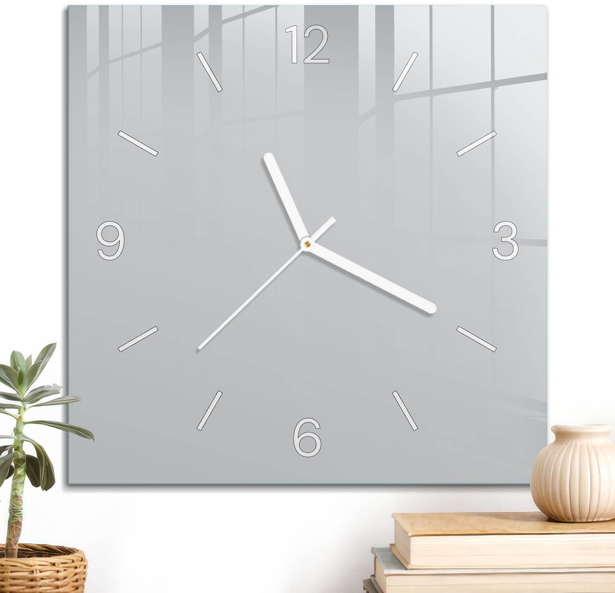 ArtPrintCave Grijs Glazen Klok - 30x30 cm - Wandklok Vierkant - Lichtgrijs Stille Wandklok - Abstractie Wandklok Keuken - Witte Klokwijzers