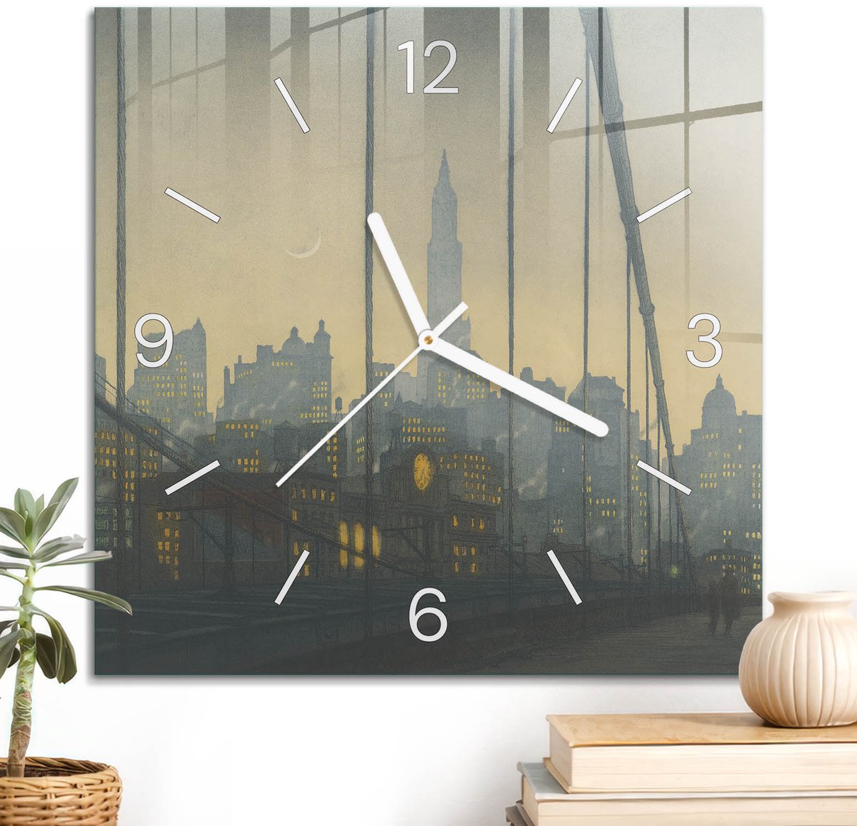 ArtPrintCave Geel Glazen Klok - 30x30 cm - Wandklok Vierkant - Nachtstad Unieke Klok - Architectuur Stille Wandklok - Witte Klokwijzers