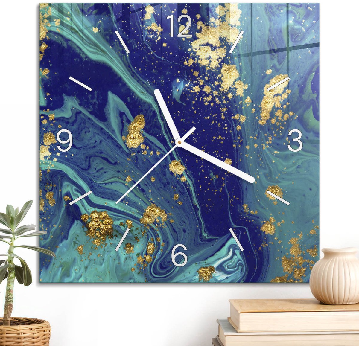 ArtPrintCave Blauw Glazen Klok - 30x30 cm - Wandklok Vierkant - Blauwe Abstractie Stille Wandklok - Kunst Wandklok Keuken - Witte Klokwijzers