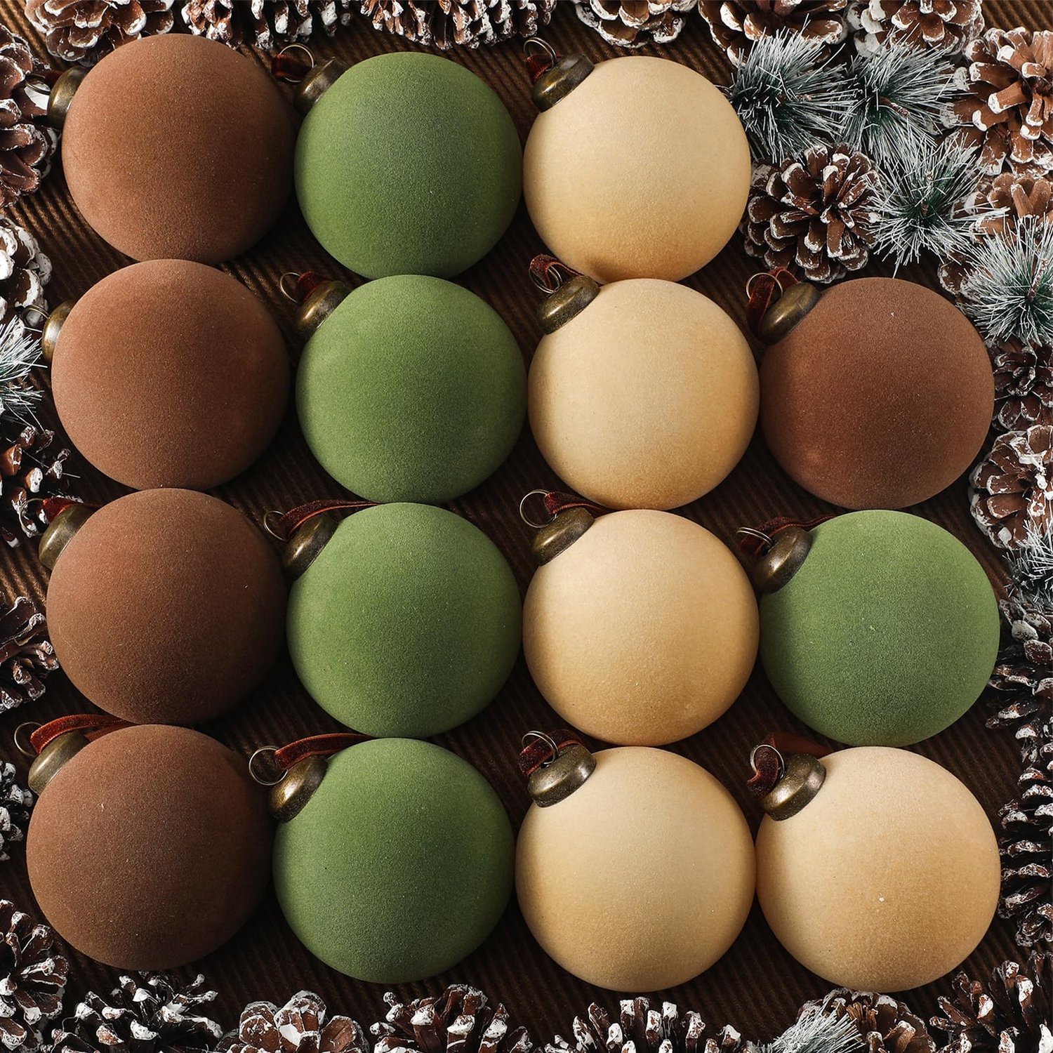 PZCC 15 Stuks Kerstballen – Gevlokte Kerstboomversiering – Ø 8 cm – Kerstballen in Beige, Bruin en Groen – Kerstdecoratie voor Kerstboom, Raam en Woonkamer