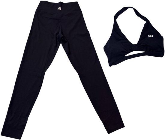 Sportset bestaande uit een zwarte legging met hoge taille en een bijpassende sportbeha met MB-logo.
