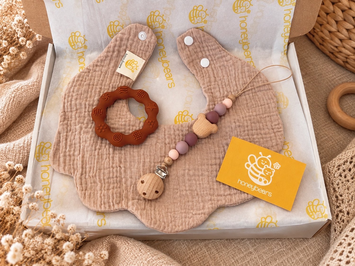 Kraamcadeau set baby – hydrofiele slab, speenkoord & bijtring – beige