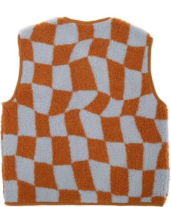 Achterkant van een Alwero bodywarmer met een bruin en lichtblauw geblokt patroon in teddywol.