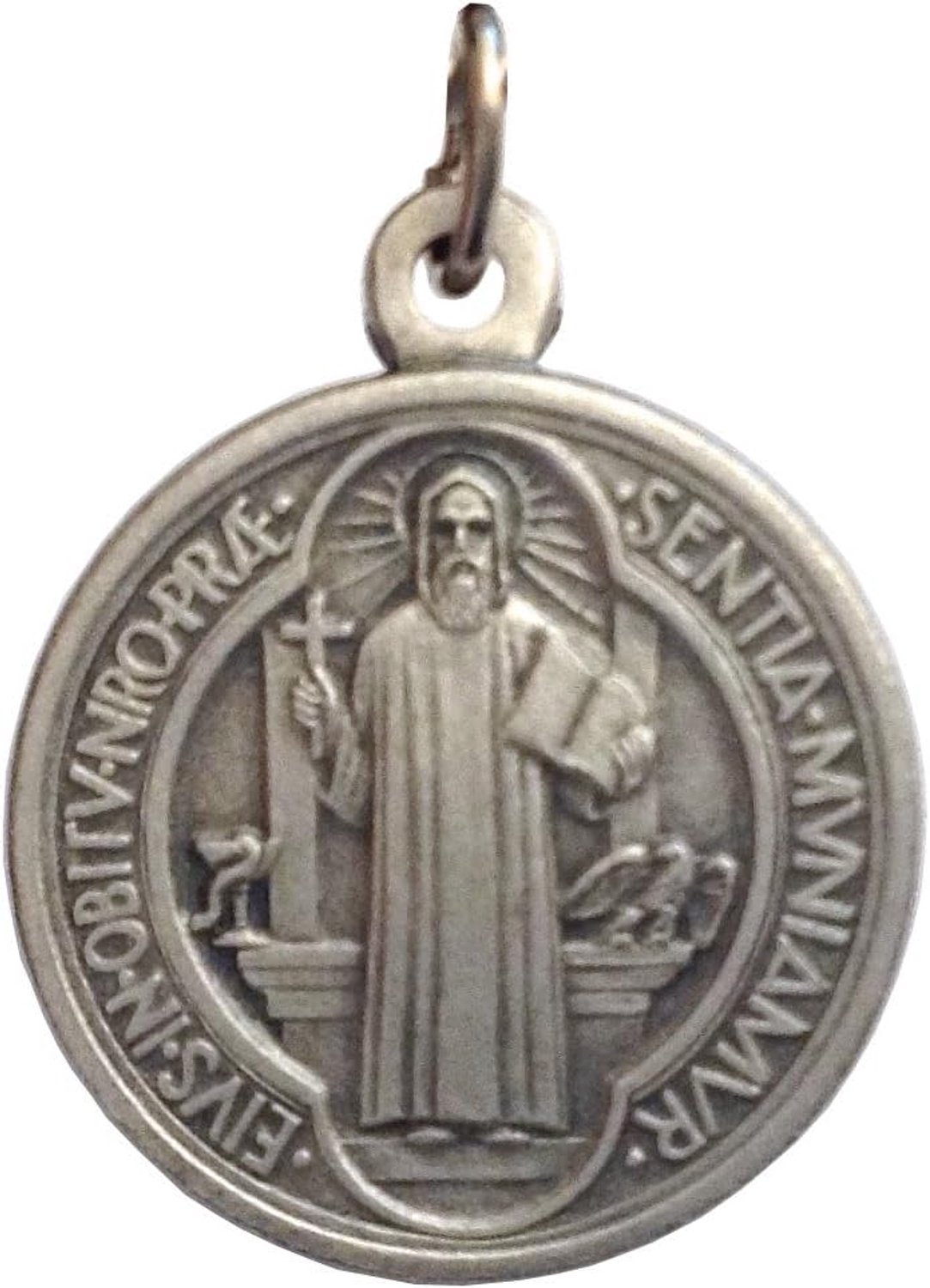 Medaille van de heilige Benedictus met koord
