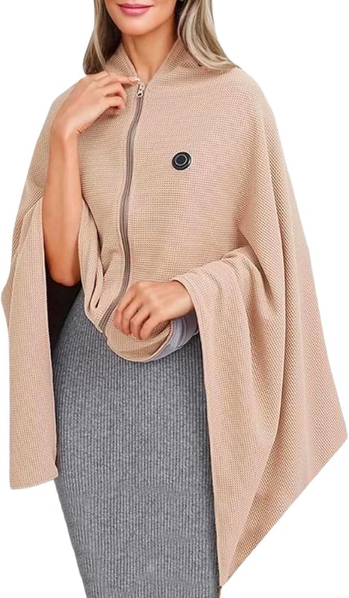 Beige verwarmbare omslagdoek van wafelstof met rits en een zwarte ronde knop, gedragen over een grijze rok.