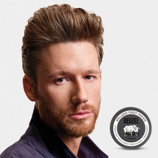 Man met bruin gestyled haar en Reuzel Extreme Hold Matte Pomade blik.