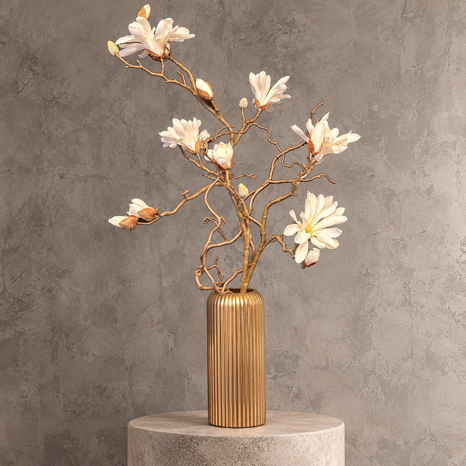Seta Fiori Kunst Stermagnolia Tak in Gouden Glazen Vaas 80 cm - Handgemaakt in Nederland - Echte Houten Takjes - Compleet Kunstbloemen Arrangement goud en creme wit