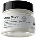 Witte pot L'Oréal Professionnel Metal Detox haarmasker (250ml) met zwarte dop.