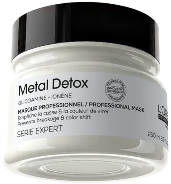 Witte pot L'Oréal Professionnel Metal Detox haarmasker (250ml) met zwarte dop.