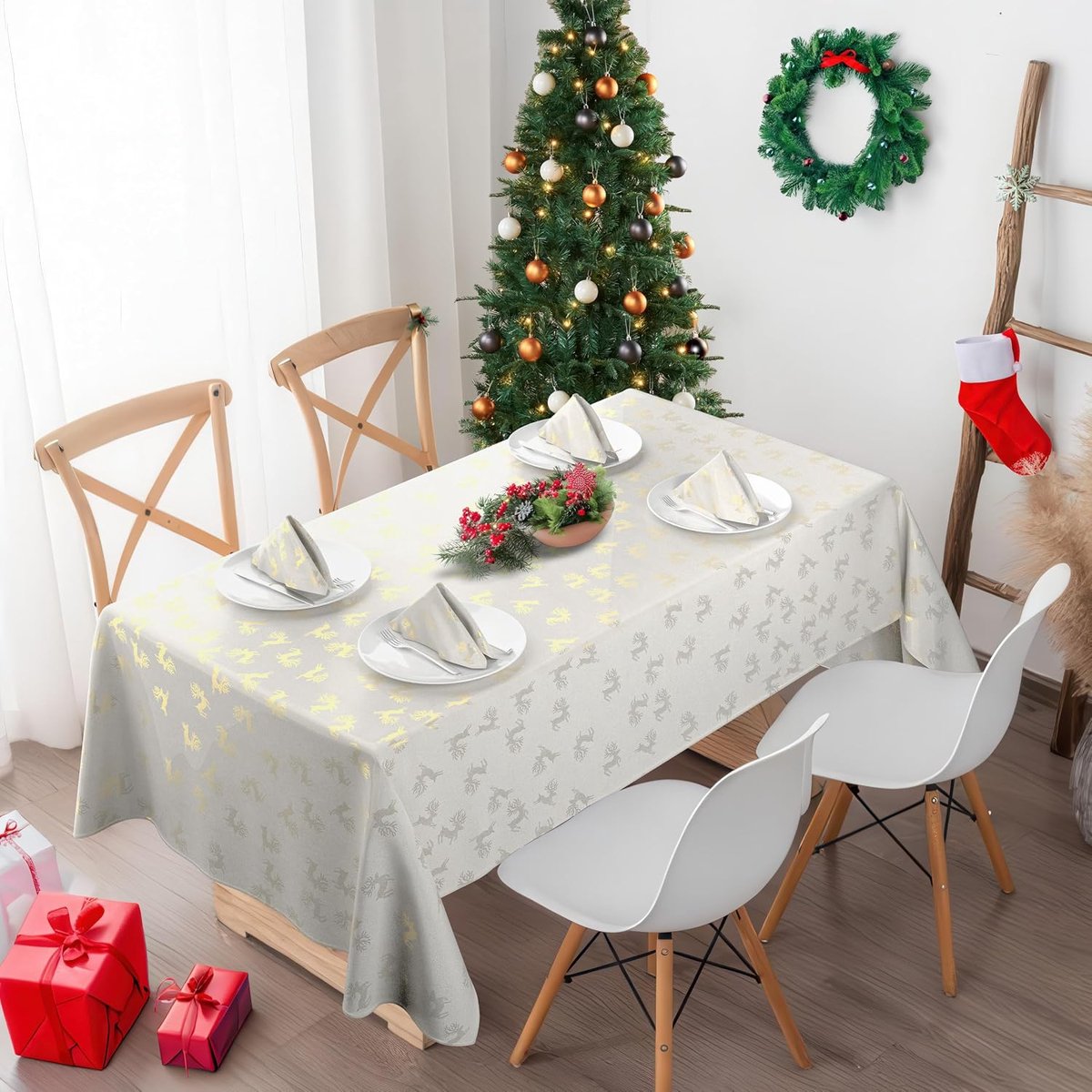 Barclay Rendier - Metallic Geweven Jacquard Chrismas Tafelkleed in Crème Goud - 60x84 (152x213cm)