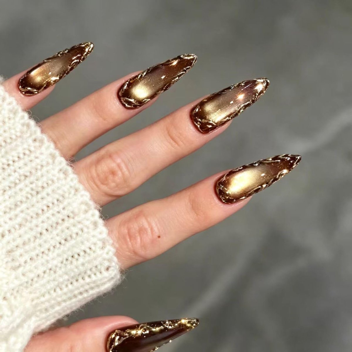 Valse nagels, stiletto Halloween gothic bruin 3D zilver gestreept cat eye chroom punk design press on nailsr, bruin zilver twill acryl nepnagels voor dames