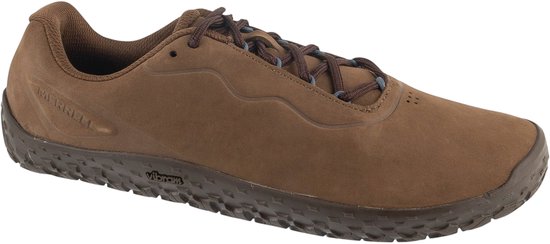 Schuin zijaanzicht van een bruine Merrell Vapor Glove 7 sportschoen met een Merrell-logo op de hiel.