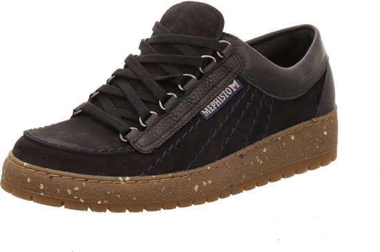 Donkerblauwe Mephisto sneaker van suède met vetersluiting en een dikke, gespikkelde bruine zool.