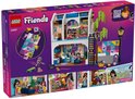 Verpakking van LEGO Friends Liann's Huis 42687 met afbeeldingen van het speelhuis en de inbegrepen personages.