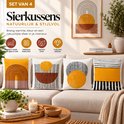 Set van 4 sierkussens met abstracte prints: bruine en gele bogen, geometrische vormen en strepen op witte ondergrond.