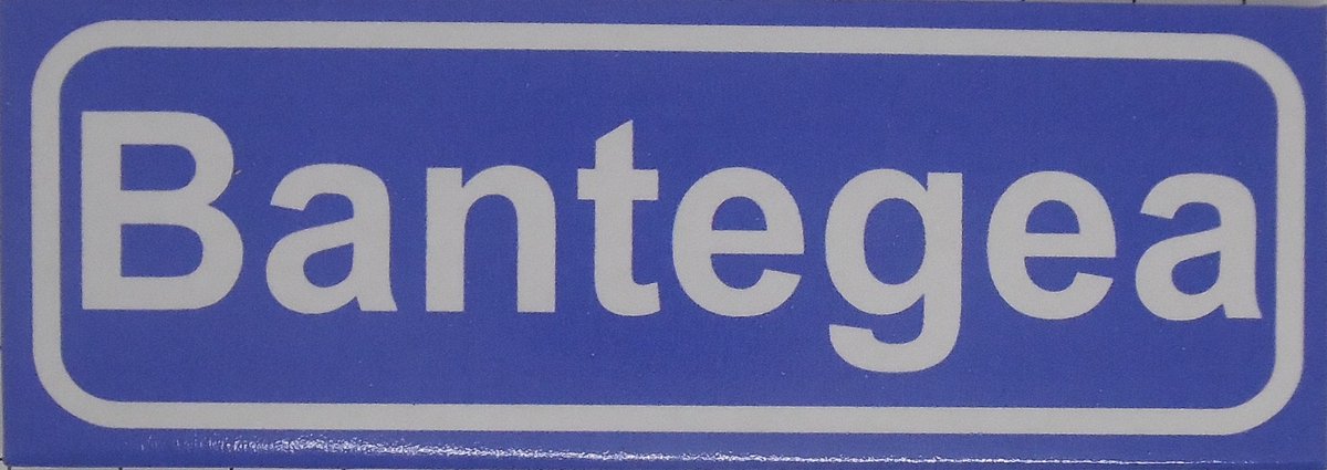 Souv© - koelkast magneet - plaatsnaam bord - kombord - souvenir - koelkastmagneetje - relatiegeschenk Bantegea