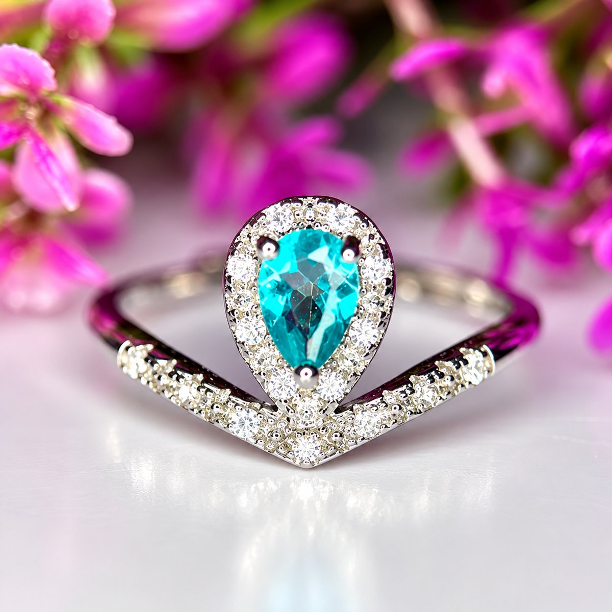Ring met natuurlijke apatiet, CZ en rhodiumplating