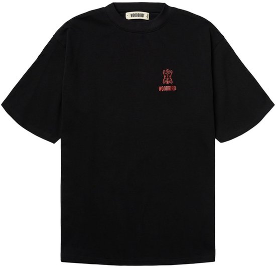 Zwart T-shirt met rood WOODBIRD-logo en tijgergrafiek op de linkerborst.
