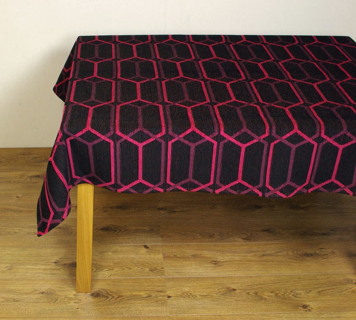Tafelkleed Chain - 130x200 cm - kleed met verbonden schakels - zwart / paars - Dakar - 100% katoen