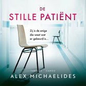 Boek "De stille patiënt" door Alex Michaelides. Grijze stoelen in ziekenhuisgang.