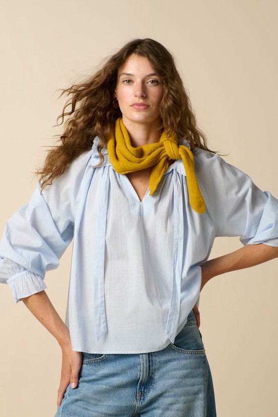 Lichtblauwe Blouse Met Strik