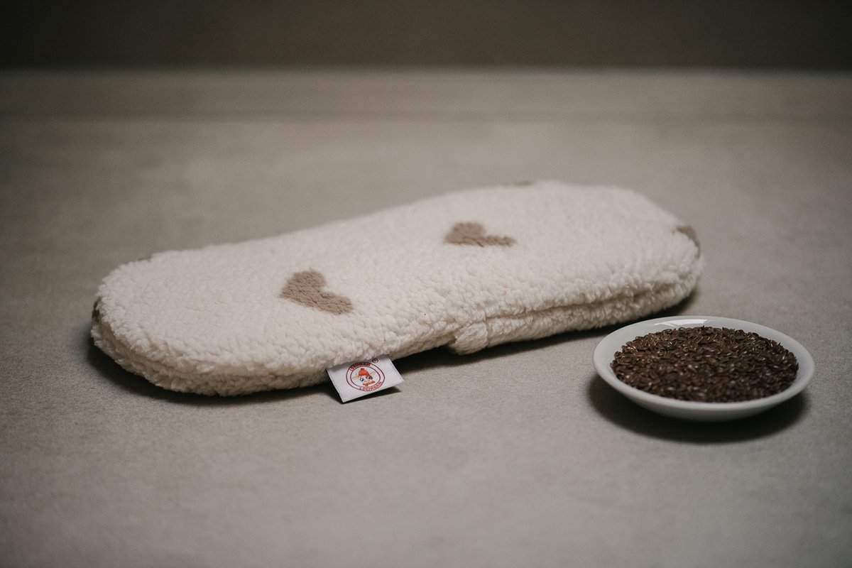 Loeiwarm Joep - Lijnzaadkussen Baby - Handgemaakt in Nederland - Pittenzak - Warmtekussen baby- Wasbare Hoes - Hartjes - Teddy Stof