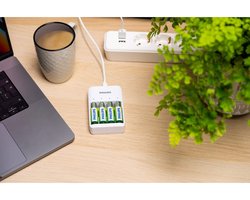 Philips Batterijlader - Incl. Oplaadbare Batterijen - Batterij Oplader voor AA en AAA