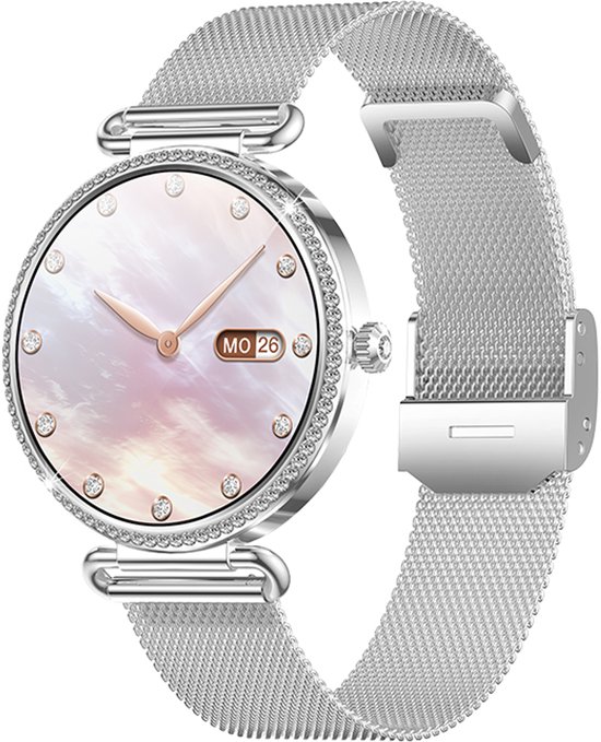 Zilveren smartwatch met mesh-band, parelmoeren wijzerplaat, strass-rand en datumweergave 'MO 26'.