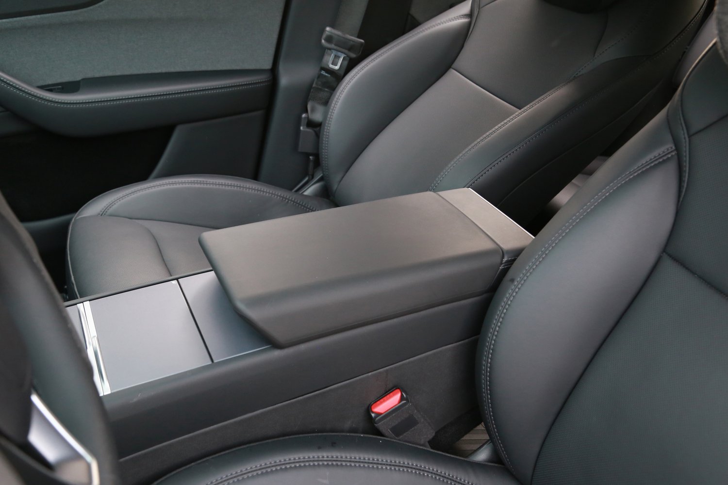 Wieport armleuning cover - Geschikt voor Model Y Juniper (2024+)