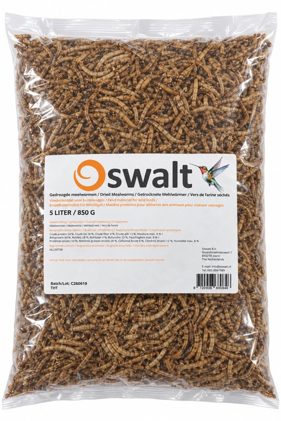 Transparante zak vol bruine, gedroogde meelwormen van Oswalt met wit productetiket en 850g inhoud.
