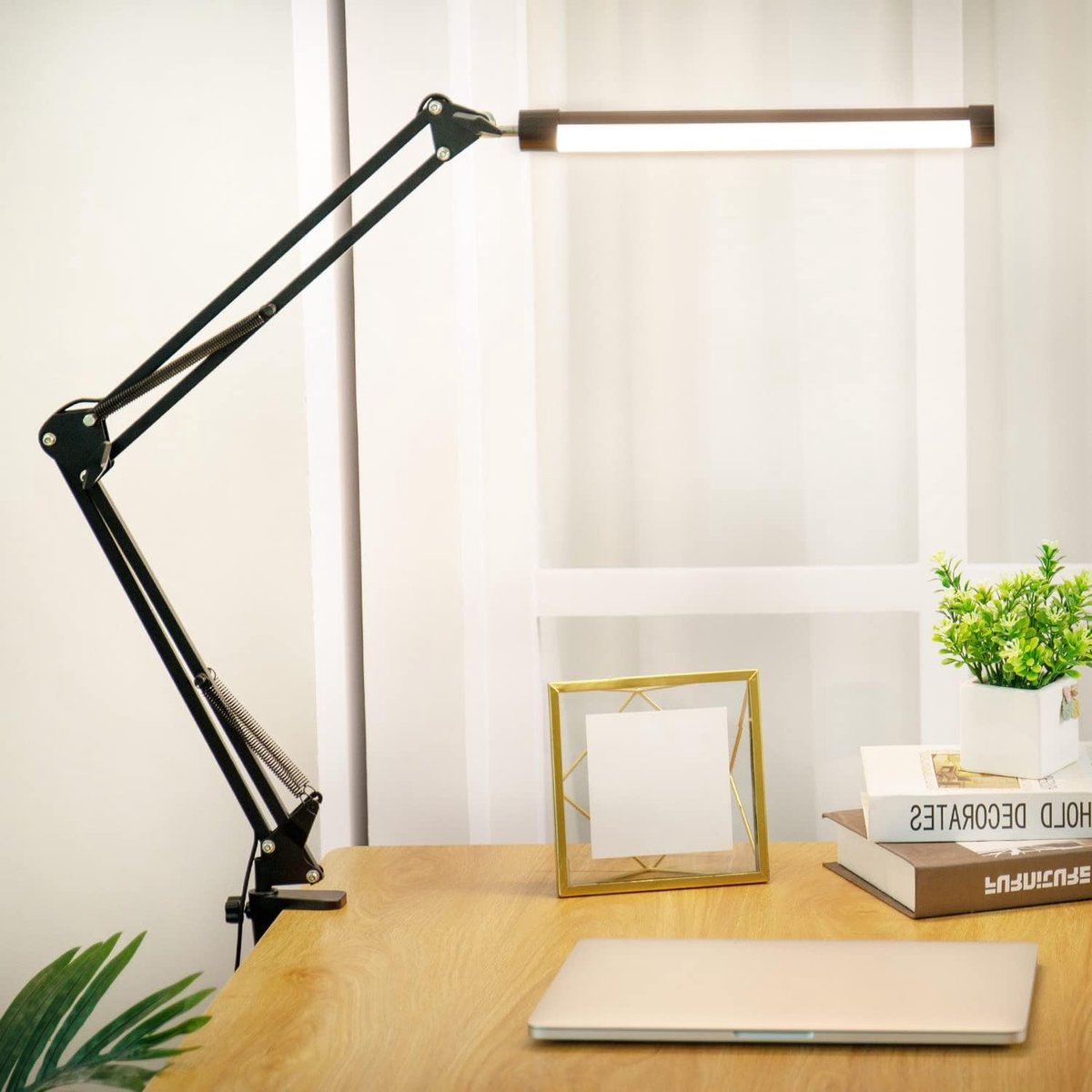 Verstelbare LED bureaulamp met klem, dimbaar en oogvriendelijk, ideaal voor lezen en werken, 3 lichtmodi en 10 helderheidsniveaus
