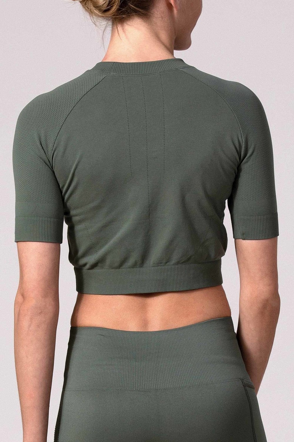 REVIVE Amarante - Cropped Sporttop Dames - Seamless, Yoga - Dusty Green - Maat M