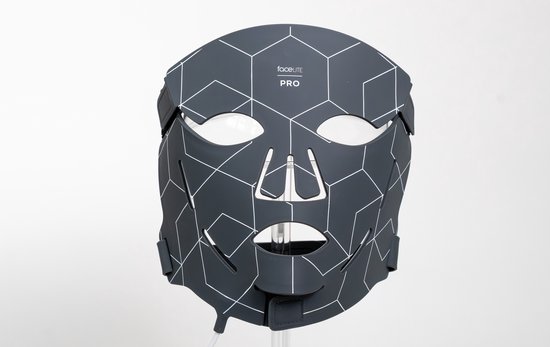 Zwart, flexibel siliconen faceLITE PRO-masker met een wit geometrisch patroon.