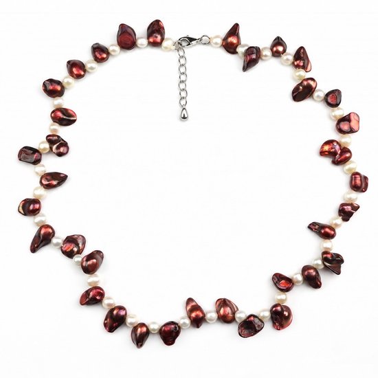 Halssnoer met paarse barokparels en witte parels, met een zilveren sluiting en verlengketting.