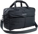 Sac à langer noir matelassé Done By Deer, avec deux poches avant et une bandoulière amovible.