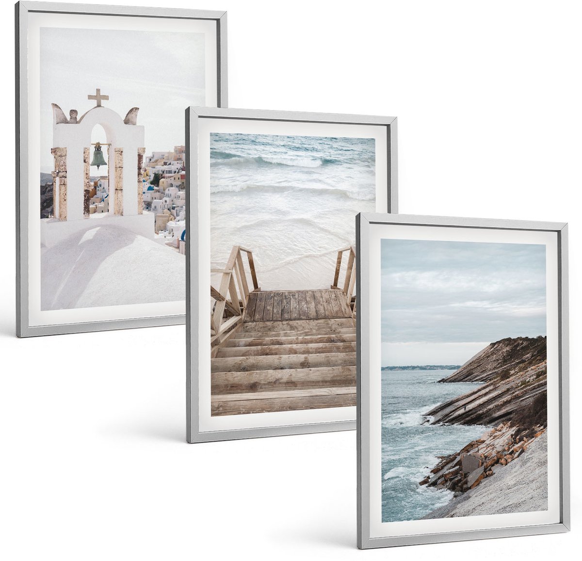 Coloray 3-Delige Schilderij Set - Uitzicht Op De Zee En De Architectuur Van Santorini Tegen De Hemel. - 40 x 60 cm - Muurdecoratie - Interieur Decoratie